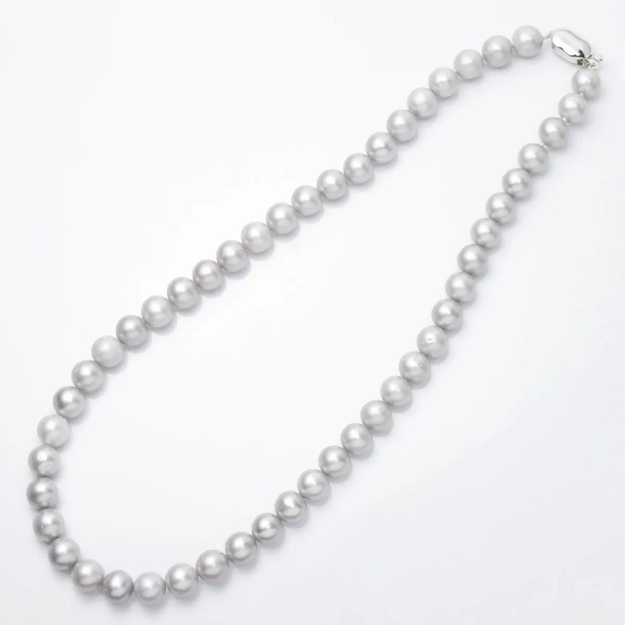 Akoya pearl necklace 8-8.5mm with dyed gray freshwater pearl necklace set displayed on white background