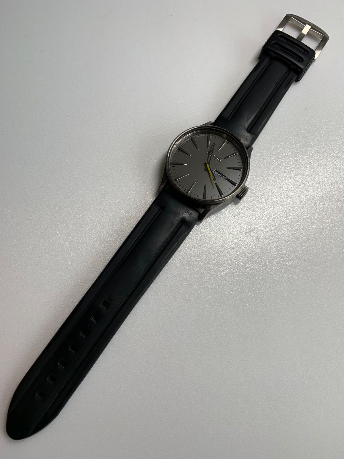 NIXON R7-1514 Quartz Men's Watch — Japanese