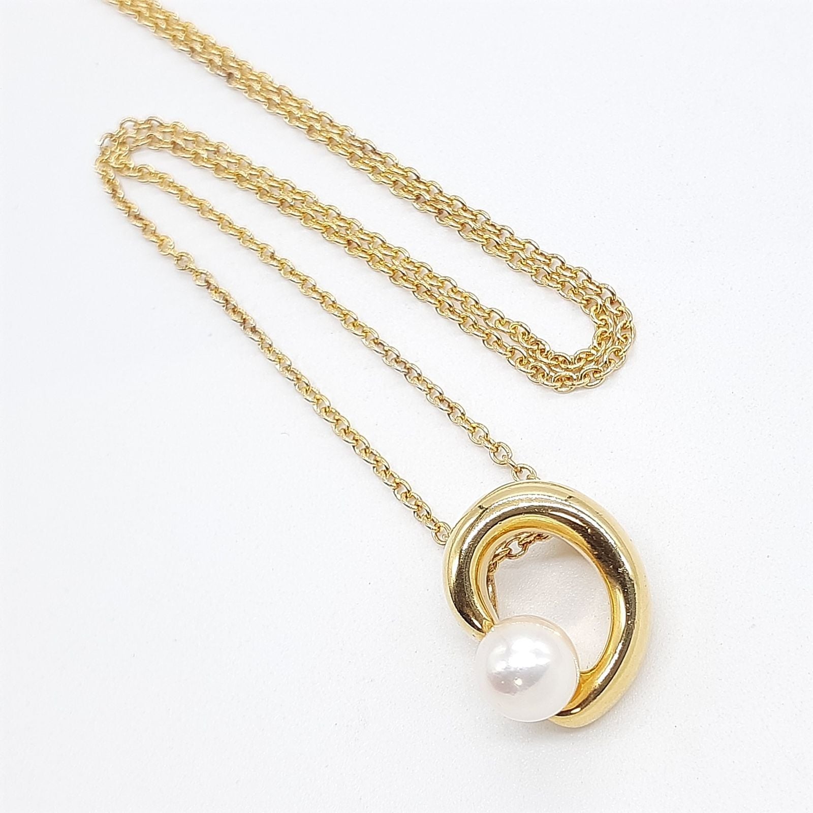 Tasaki necklace with gold coated SILVER 925 featuring an Akoya pearl on a 41cm chain with extender