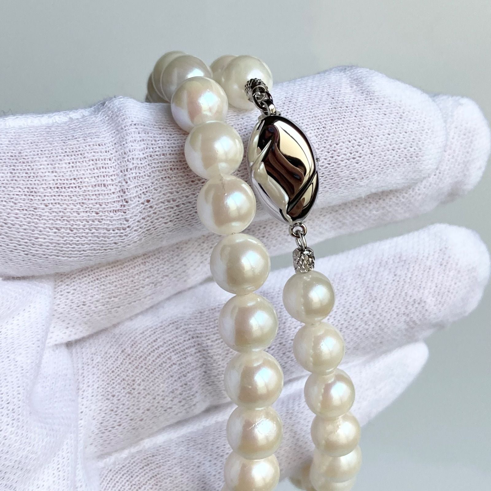 Akoya Pearl Necklace with white round pearls 7.0-7.5mm and silver clasp, 43cm length