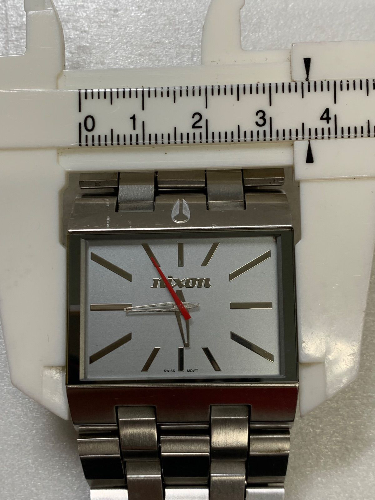 NIXON R7-1521 Quartz Men's Watch — Japanese