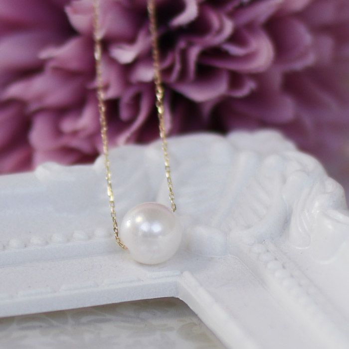 Yamato Akoya pearl necklace with 7mm single pearl on 18K yellow gold chain length 40cm