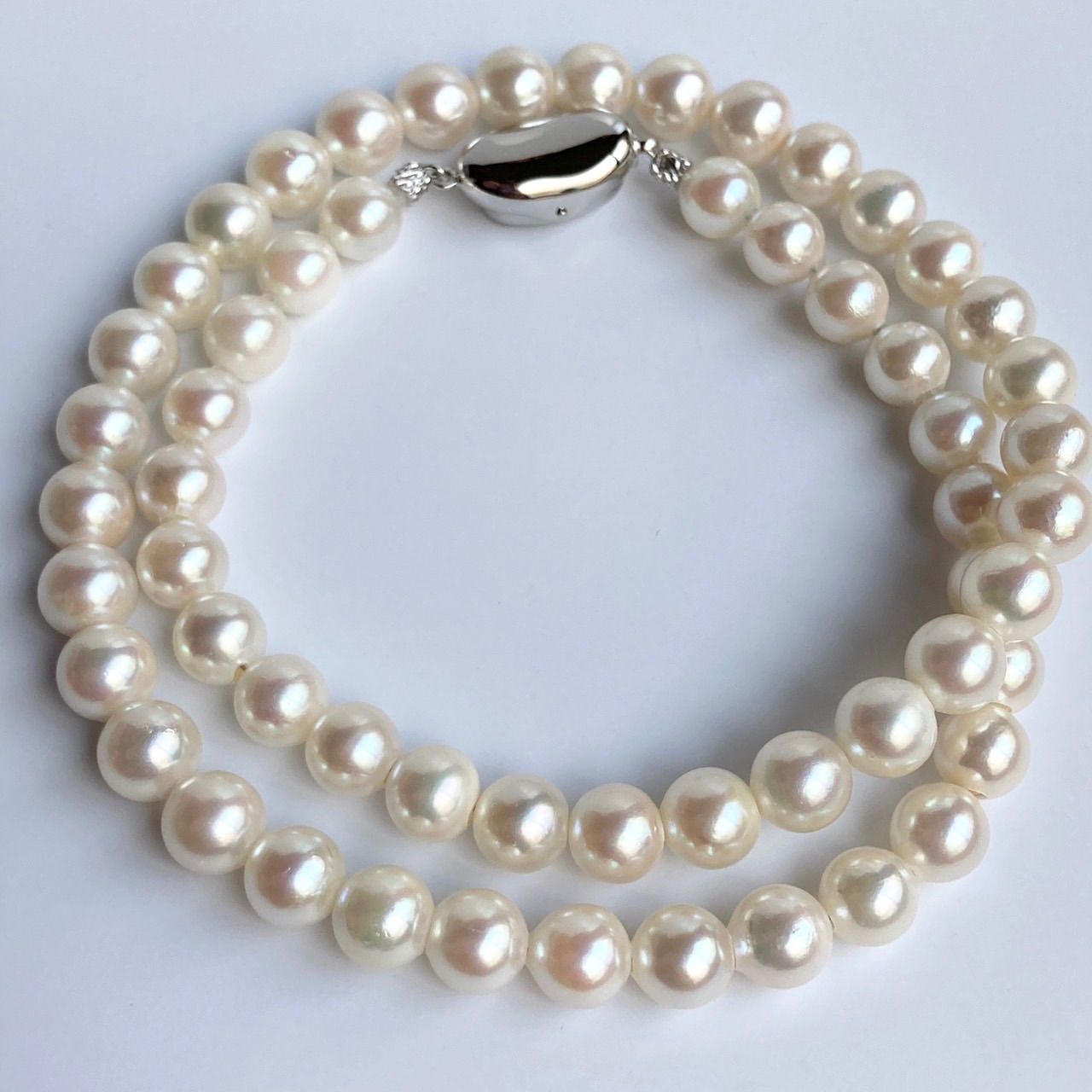 Akoya pearl necklace 43cm with 6.5-7.0mm semi-round white pearls on silver chain