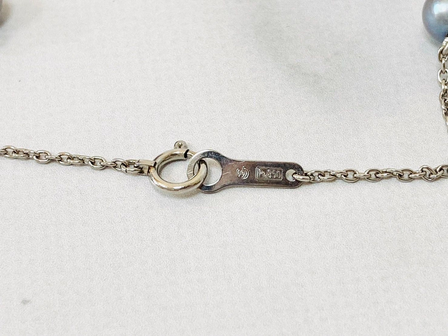 Tasaki Pt850 platinum necklace with ten blue-gray pearls, 6mm, 41 cm length, model K23513