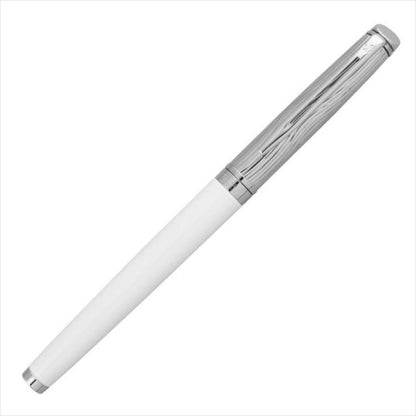 WATERMAN Metropolitan DX white fountain pen with medium nib and silver clip, closed view