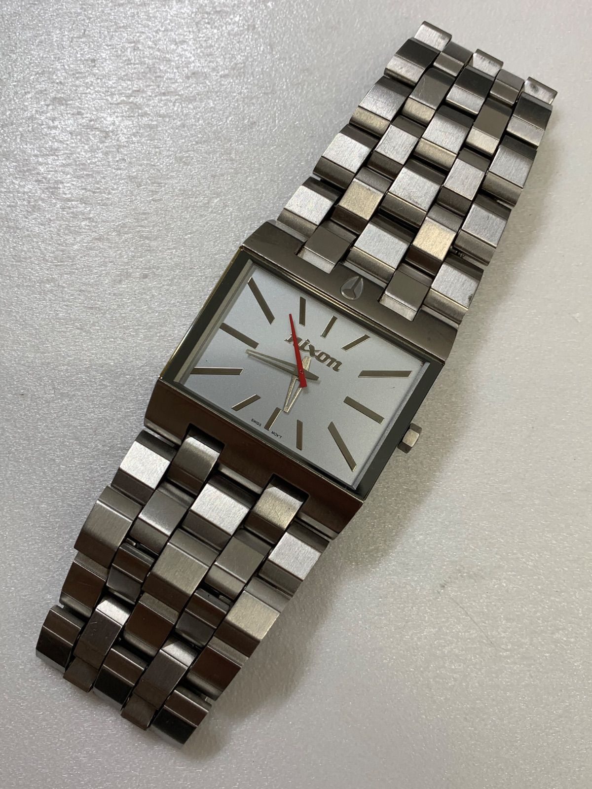 NIXON R7-1521 Quartz Men's Watch — Japanese