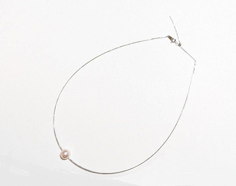 Yamato Akoya Pearl Omega Pearl Push Necklace with 9.5-10 mm white round pearls and thick lacquered wrap