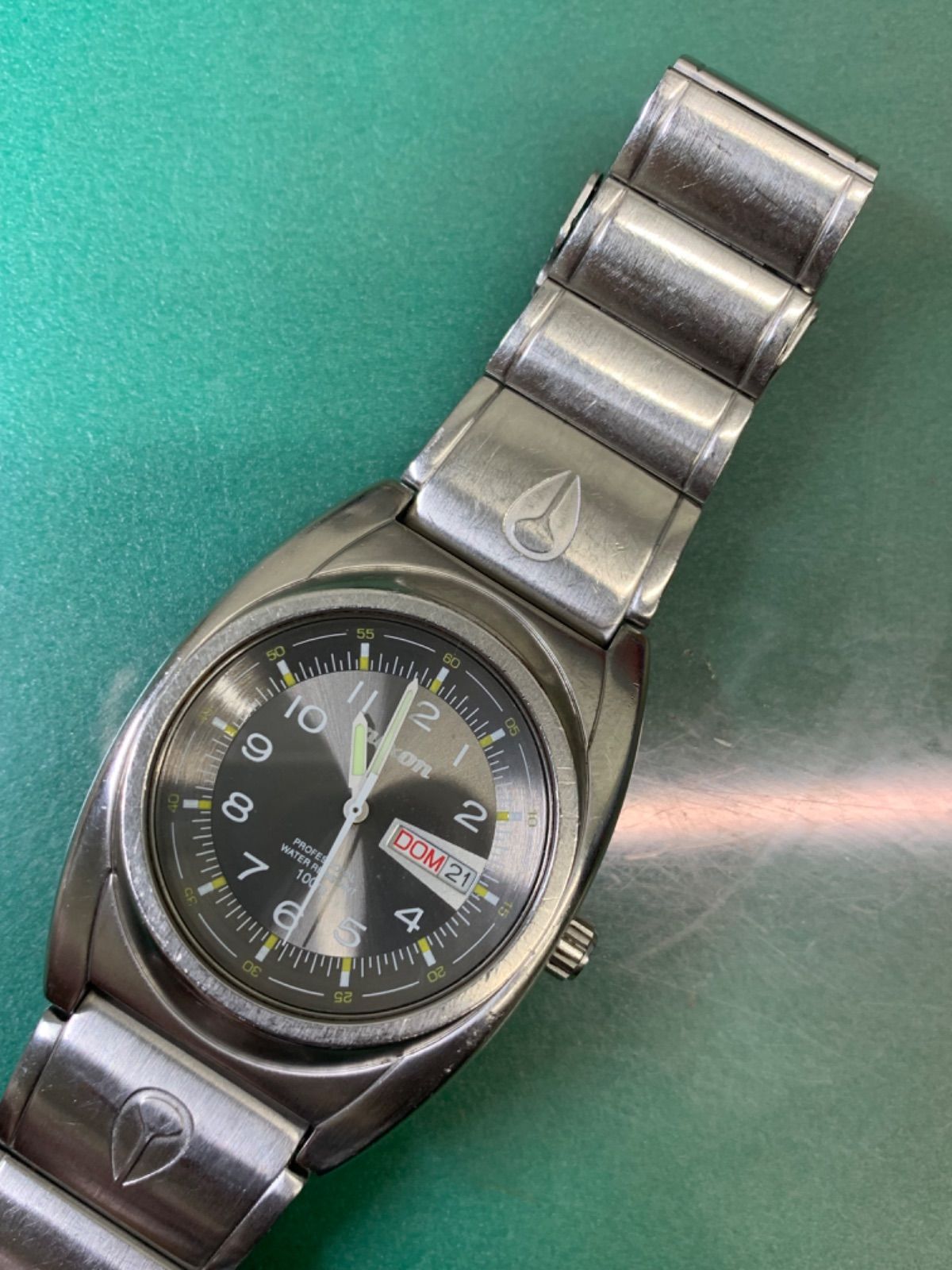 NIXON R6-3993 Quartz Men's Watch — Japanese