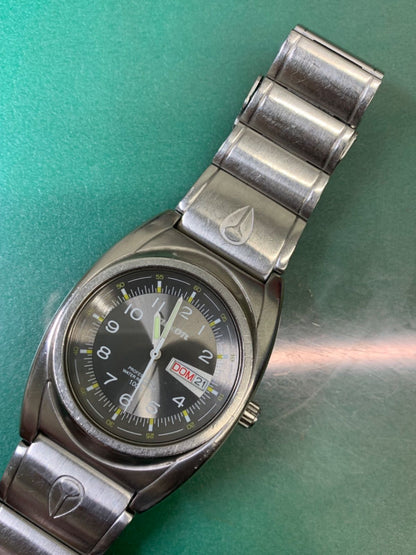 NIXON R6-3993 Quartz Men's Watch — Japanese