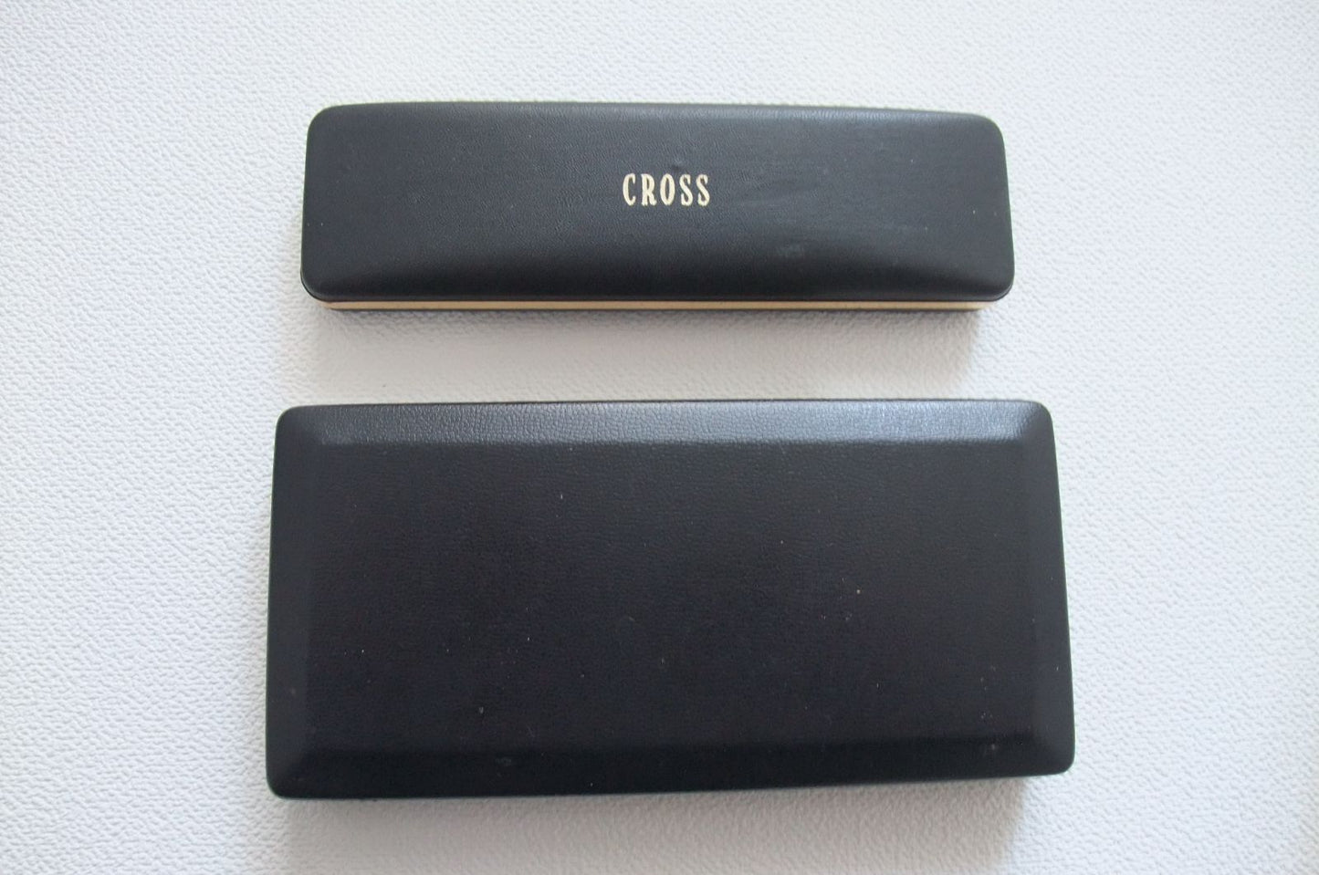 CROSS Ballpoint Pen 2 Types Set featuring gold plated and steel pens with included ink refills