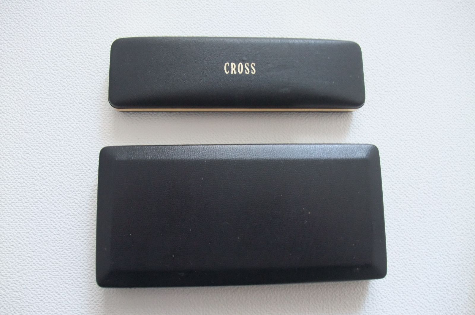 CROSS Ballpoint Pen 2 Types Set featuring gold plated and steel pens with included ink refills