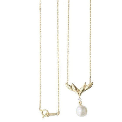 Mikimoto K18 gold necklace with pearl and diamond pendant for ladies weighing 3.6 grams, made in Japan