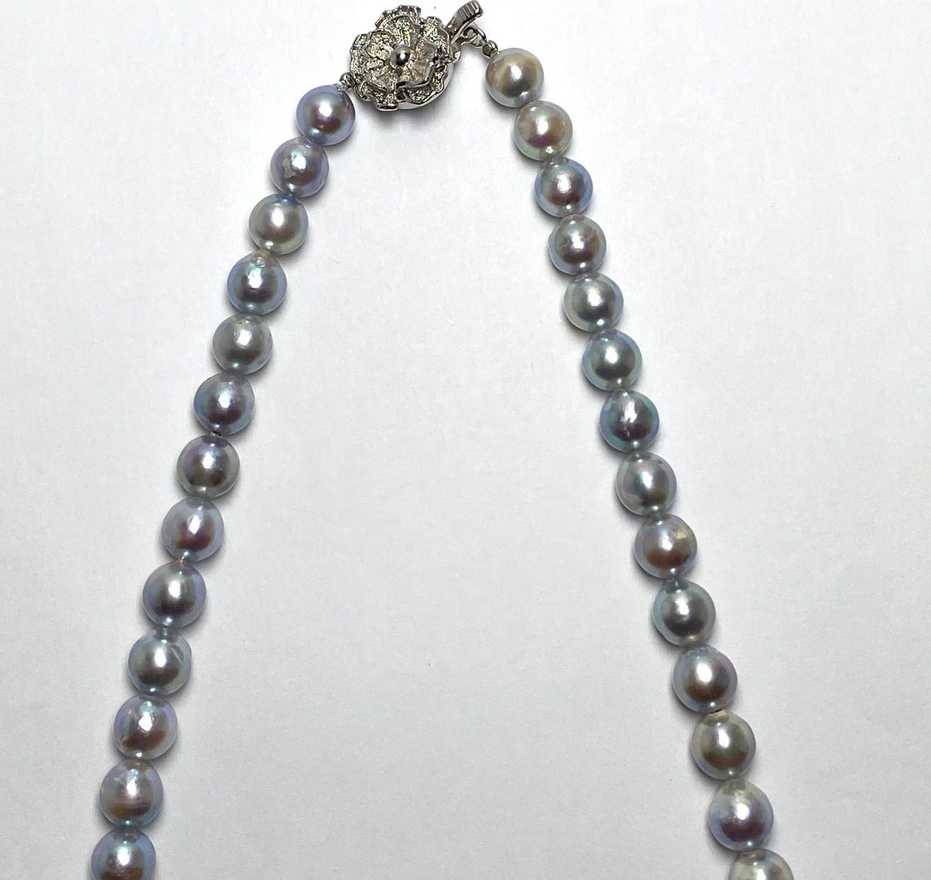 Akoya pearl necklace with natural gray pearls sized 7.5-8.0mm, 42 cm length
