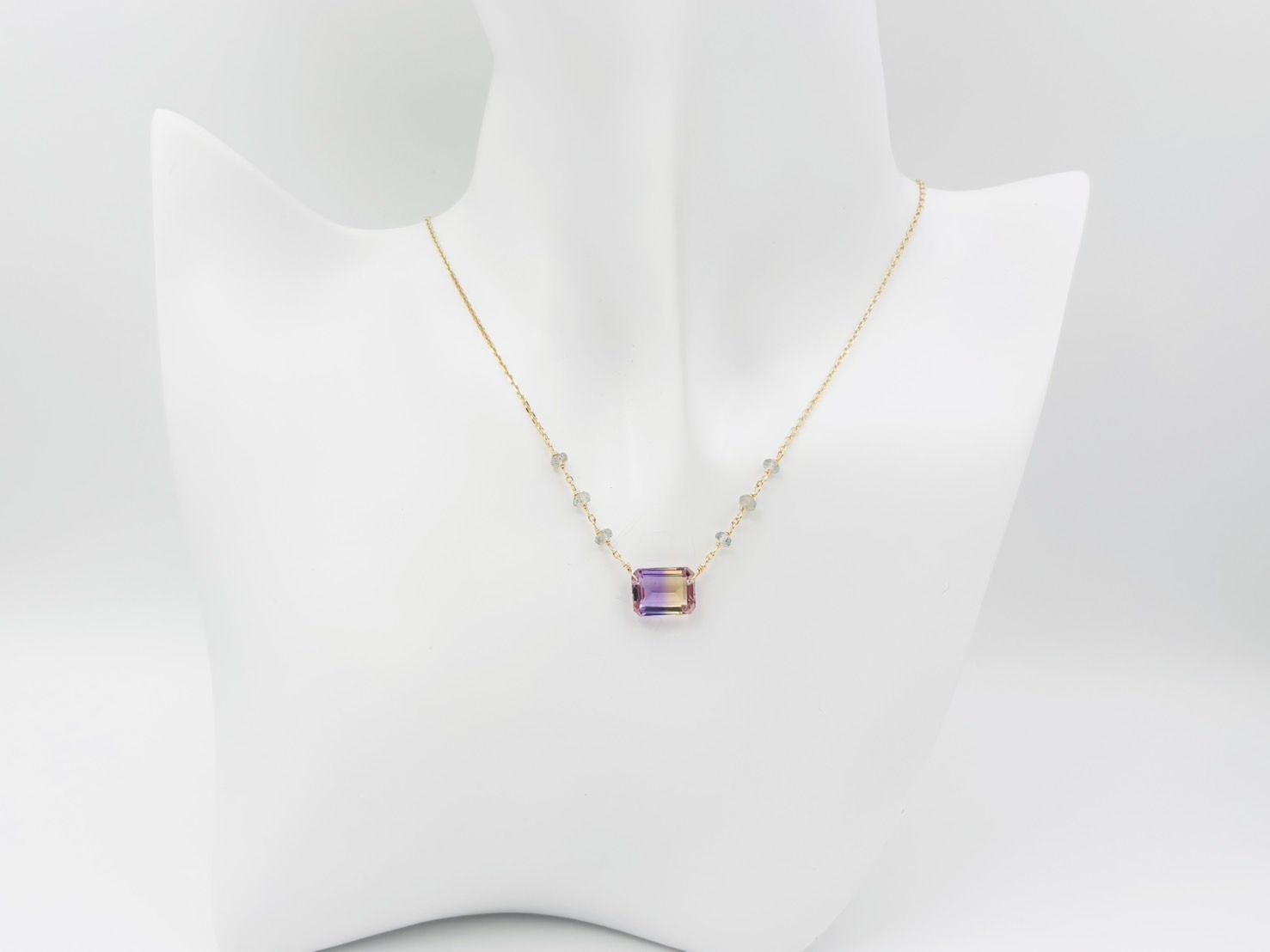 Agate K10YG gold necklace with amethyst and labradorite gemstones, two-tone bicolor design, 45 cm chain