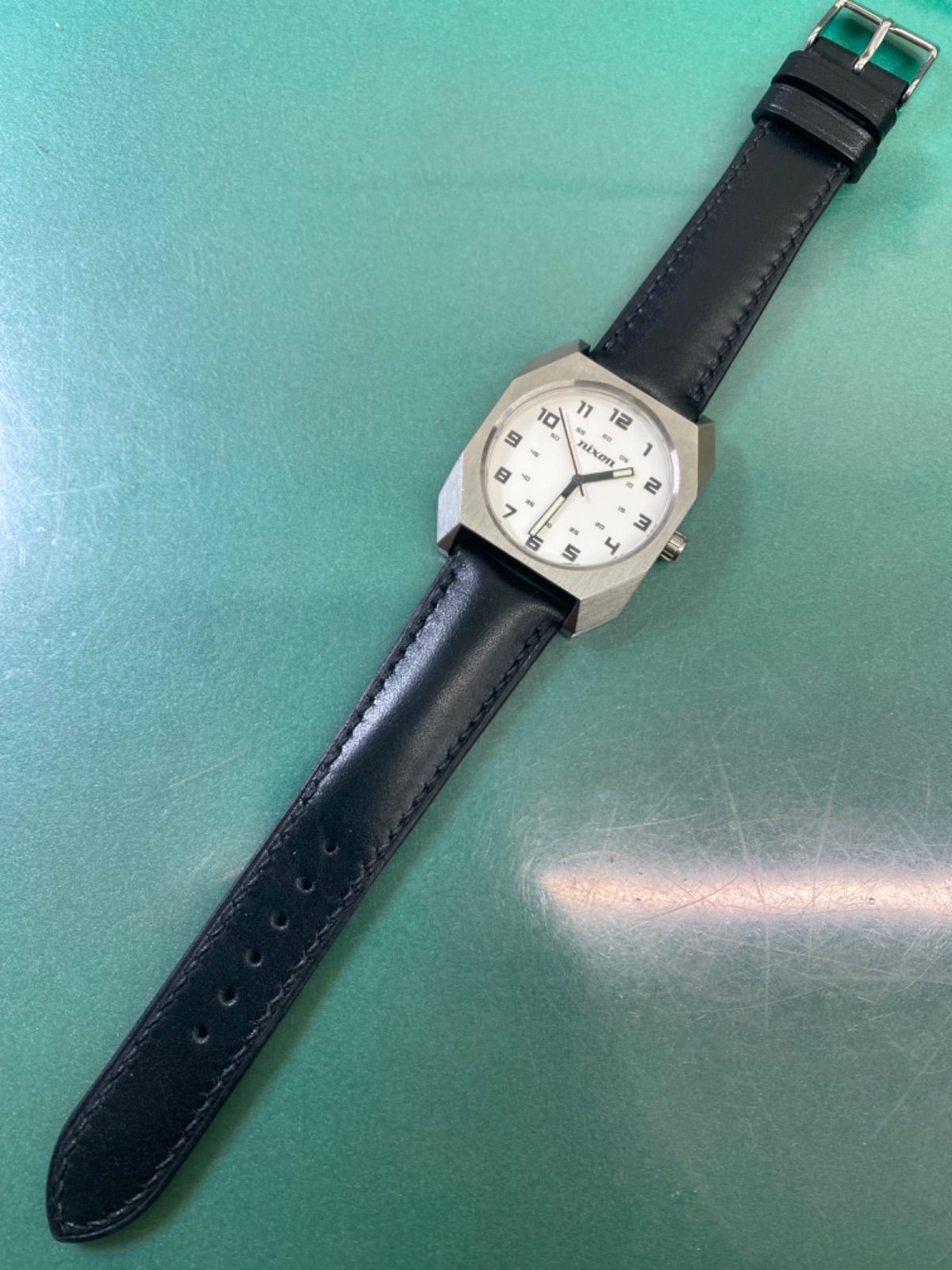NIXON R6-3139 Quartz Men's Watch — Japanese