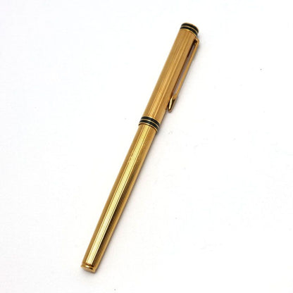 Waterman black and gold fountain pen with K18 nib, 14.2 cm length, 1.0 cm diameter