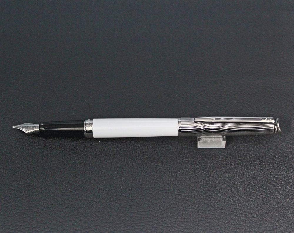 WATERMAN Metropolitan Deluxe White CT fountain pen with medium nib, brass body, nickel palladium finish