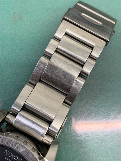 NIXON R6-6222 Quartz Men's Watch — Japanese