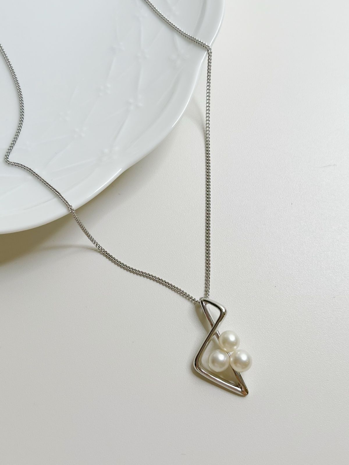 MIKIMOTO silver necklace with 6.5mm pearls, 42cm length, model 2RE83033499-0001