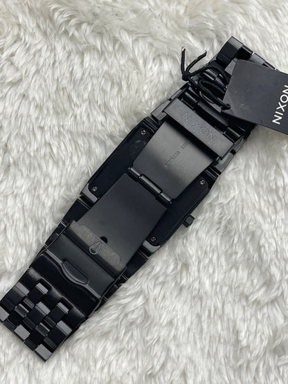 NIXON R7-1096 Quartz Men's Watch — Japanese
