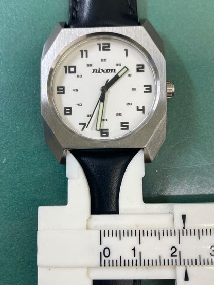 NIXON R6-3139 Quartz Men's Watch — Japanese