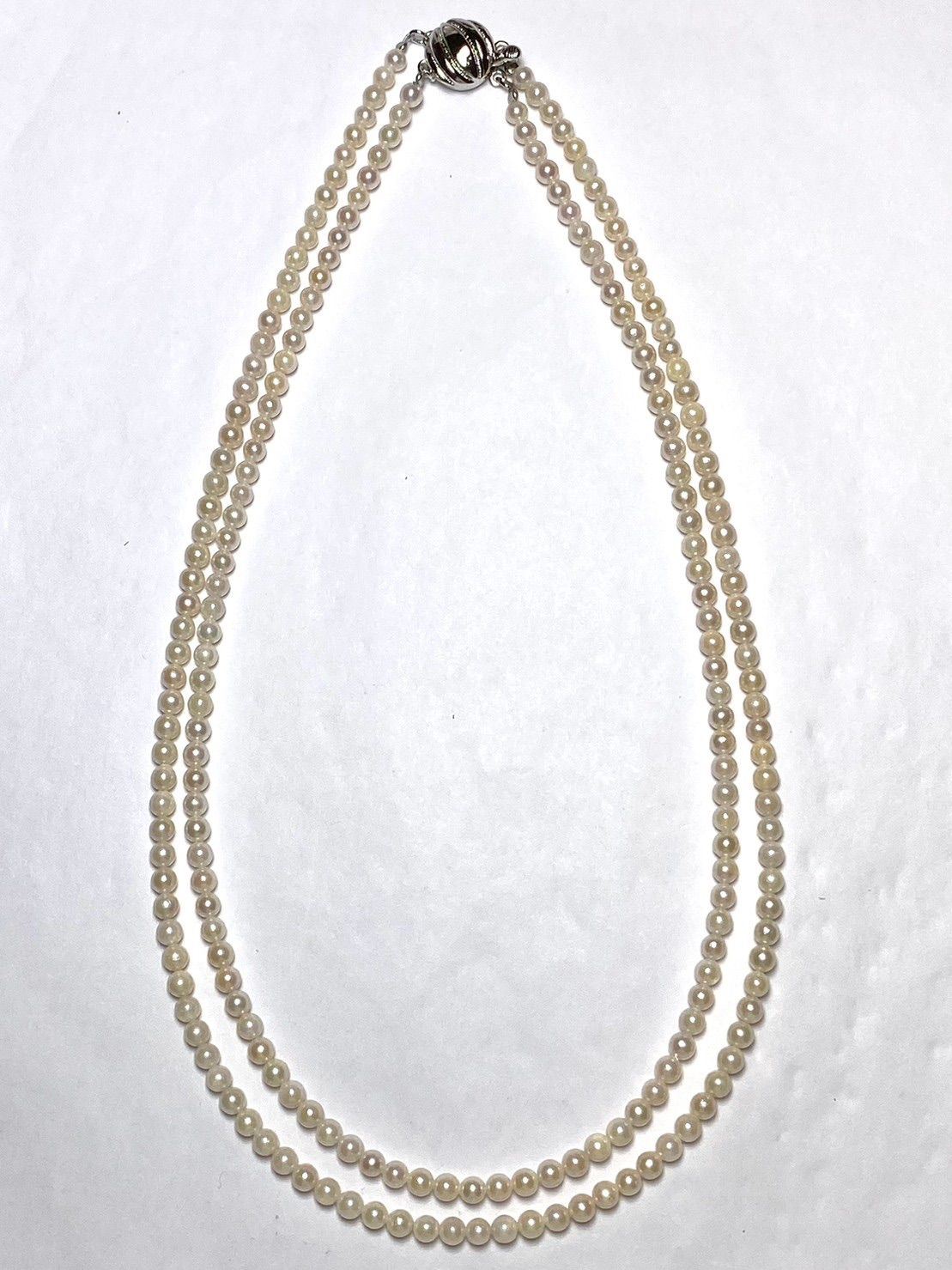 Akoya pearl double strand necklace with two rows of 3.5-4.0mm pearls, inner length 42cm, outer length 44cm