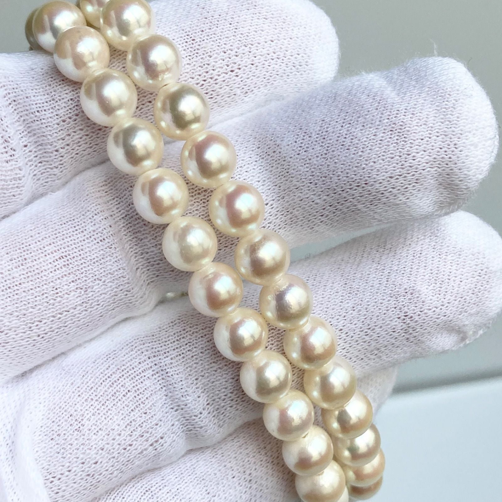 Akoya pearl necklace with 6.5-7.0mm pearls and silver clasp, 43cm length