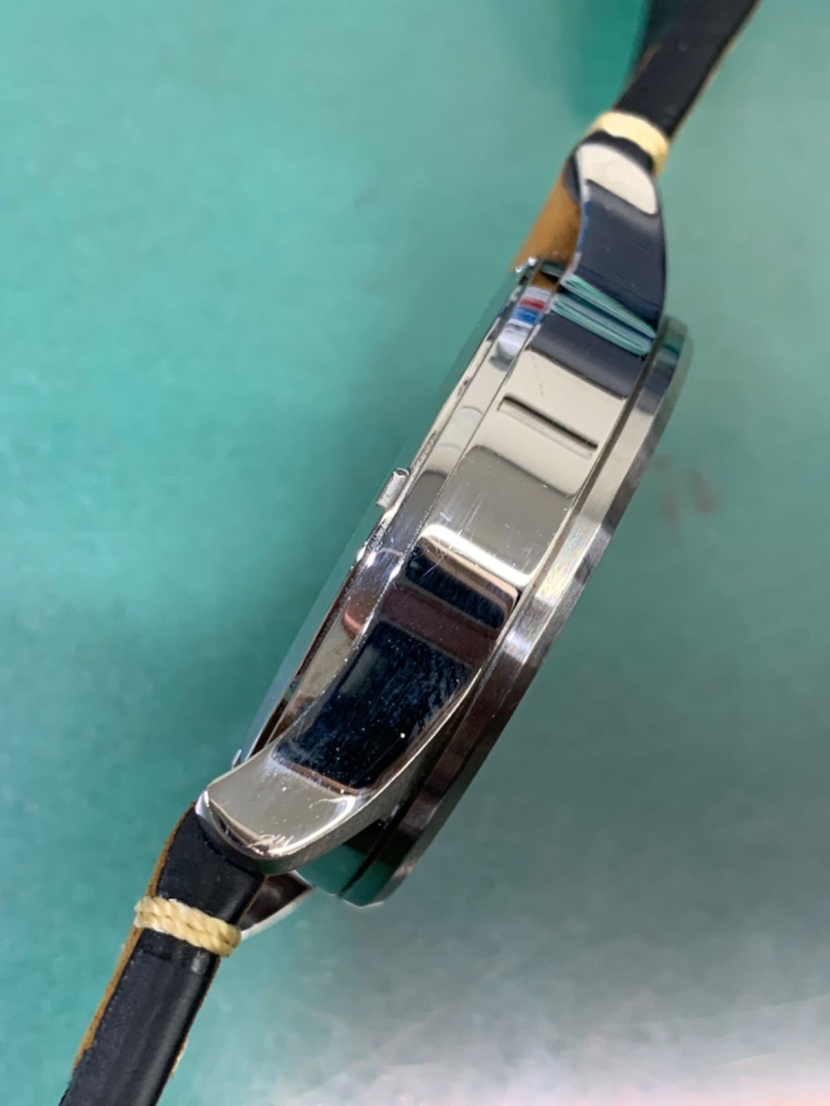 NIXON R6-6678 Quartz Men's Watch — Japanese