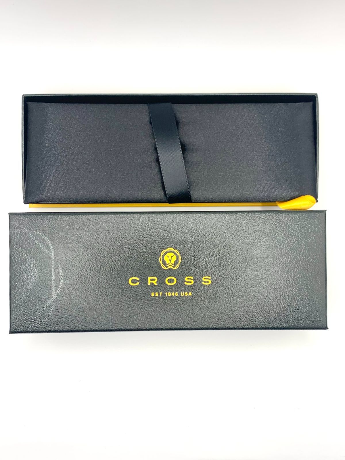 CROSS Bailey Blue Fountain Pen with Medium Nib and resin body, total length 193 mm