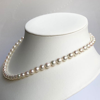 Akoya pearl necklace with 6.0-7.0mm white baroque pearls and silver clasp, 43cm length