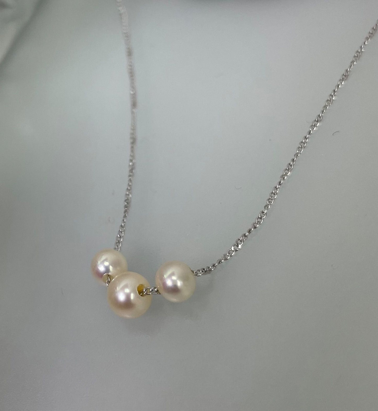 Akoya Pearl 3-row chain necklace with 5.0mm-6.0mm pearls on 40cm Silver925 silver chain