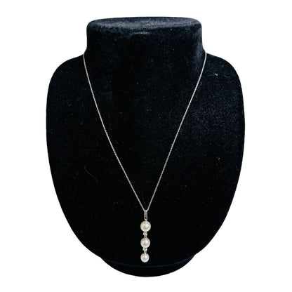 Tasaki 750WG silver pearl necklace designed for ladies featuring lustrous pearls on a silver chain