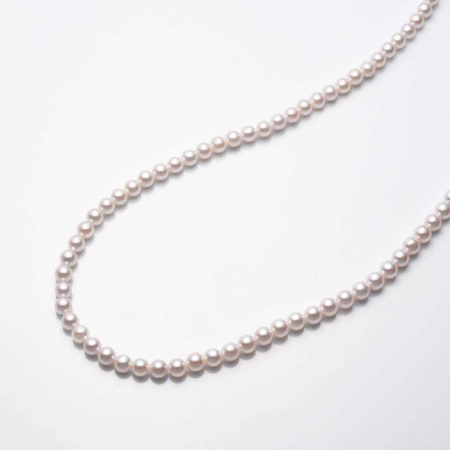 K18 yellow gold Akoya cultured pearl necklace 3.5-4mm with clasp plate on 40cm HDPE cord