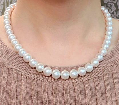 Akoya pearl necklace with 8.5-9.0mm pearls and SV925 clasp on 42cm strand with certification