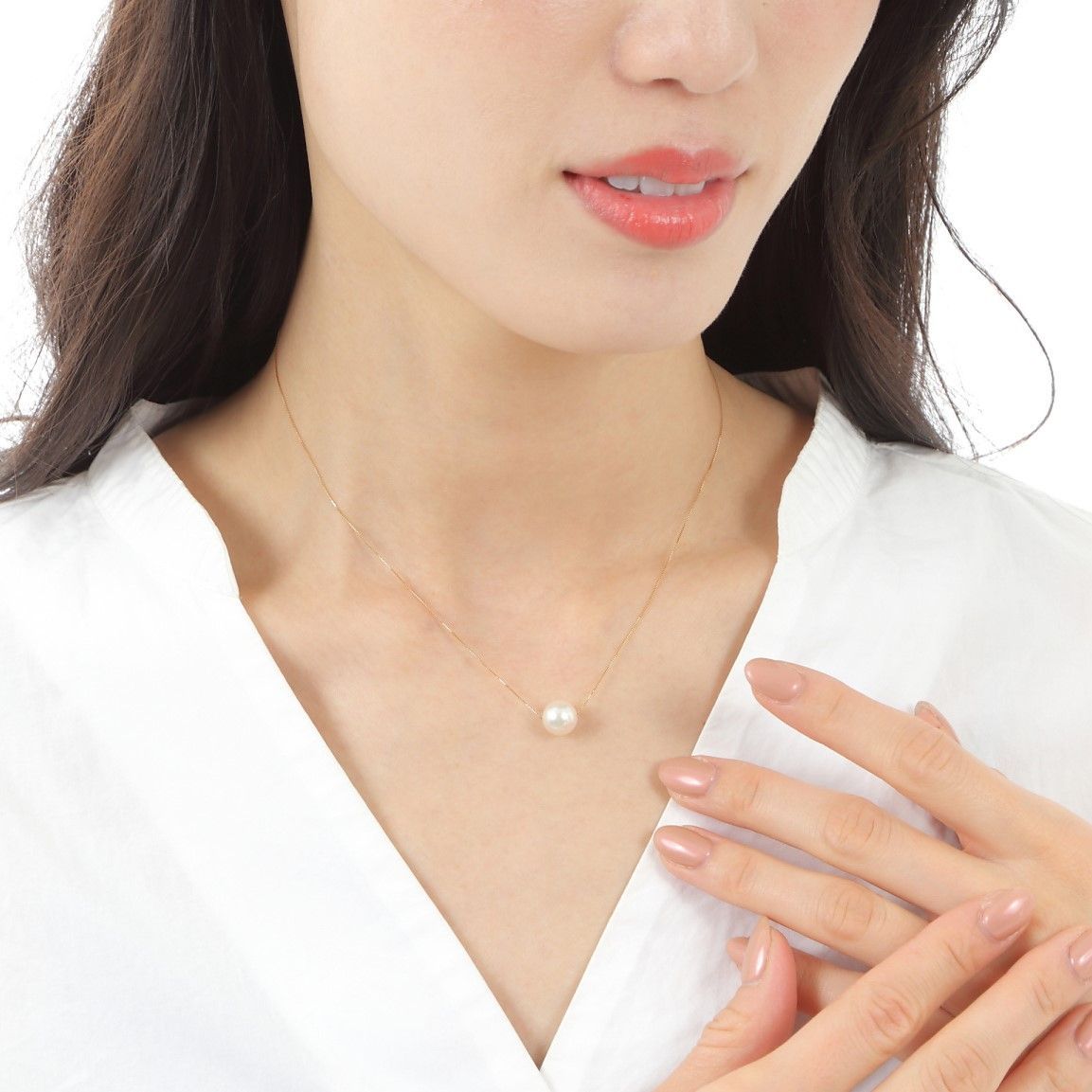 Akoya single pearl pendant necklace with 8.5mm pearl on 40cm yellow gold chain