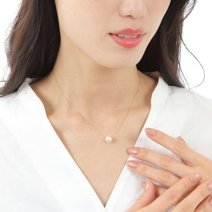 Akoya single pearl pendant necklace with 8.5mm pearl on 40cm yellow gold chain