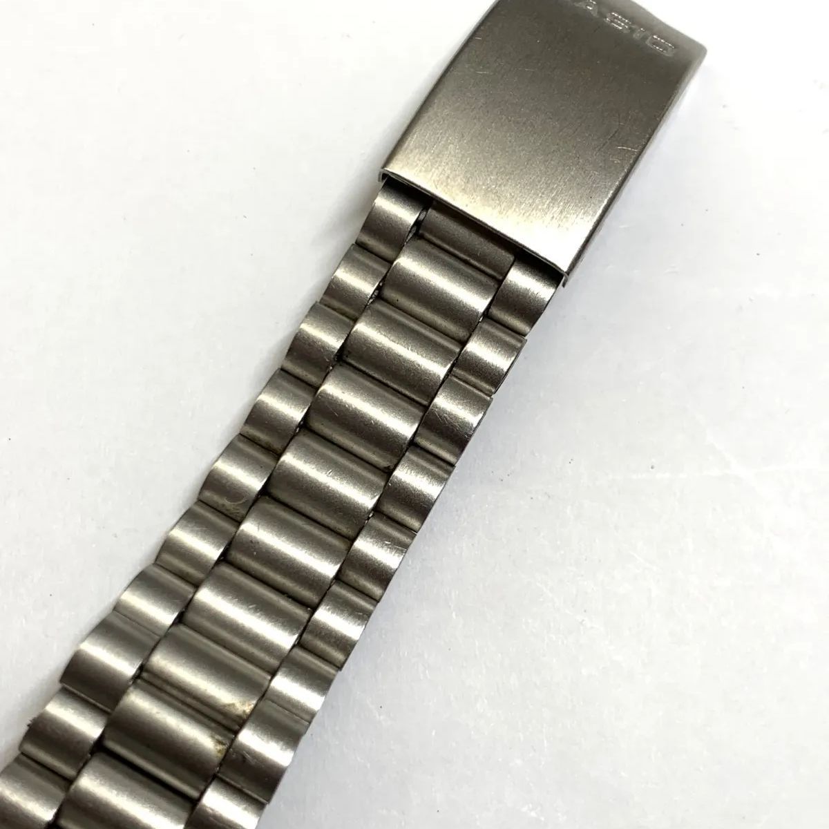 CASIO MD-705 Quartz Men's Watch — Japanese