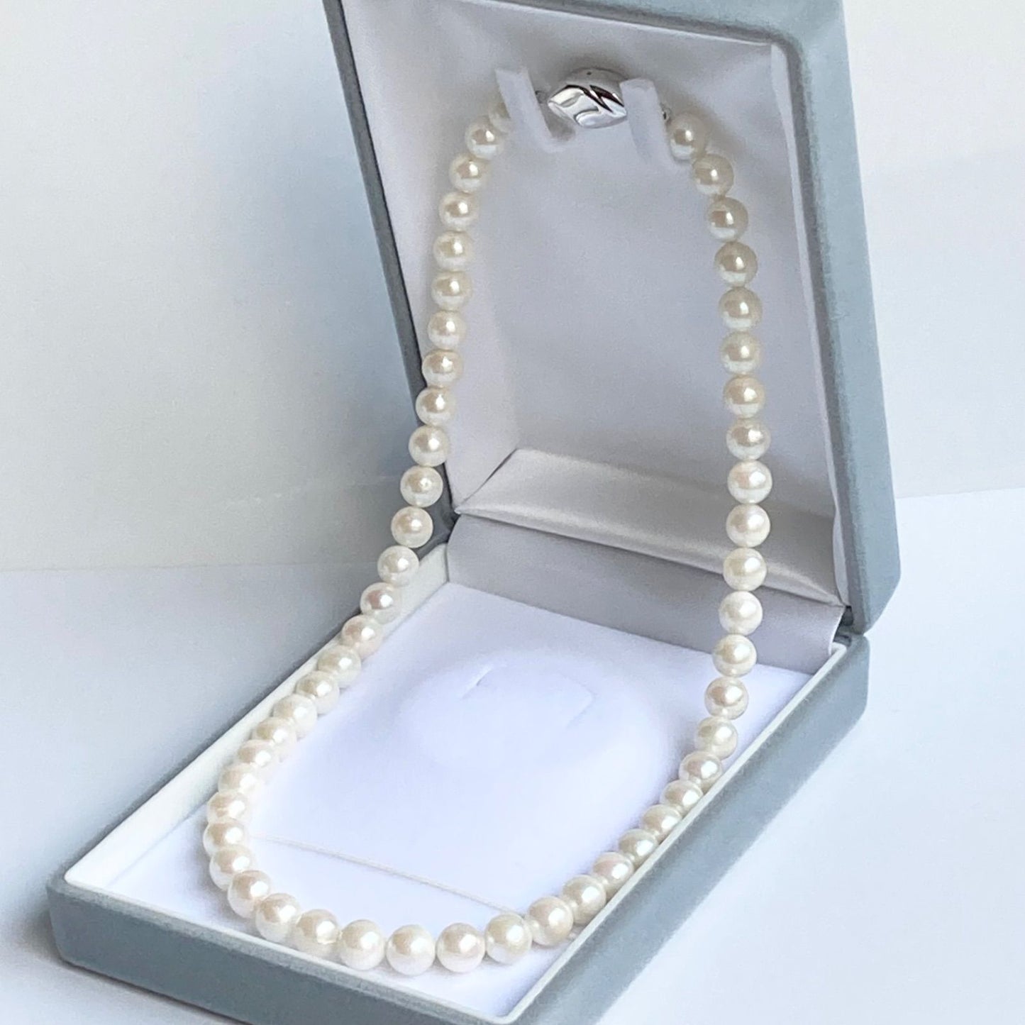 Akoya Pearl Necklace with white round pearls 7.0-7.5mm and silver clasp, 43cm length