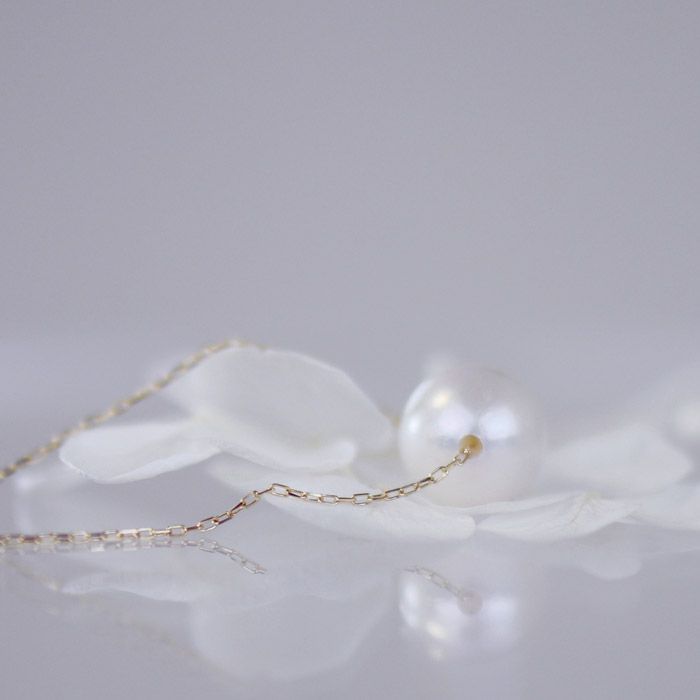 Yamato Akoya pearl necklace with 7mm single pearl on 18K yellow gold chain length 40cm