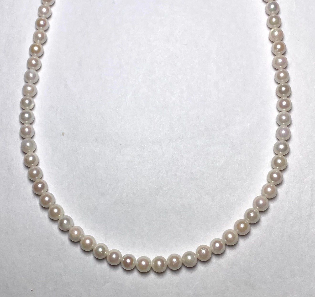 Baby Pearl Necklace with 4.5-5.0mm Akoya pearls, 42 cm length, elegant round pearls