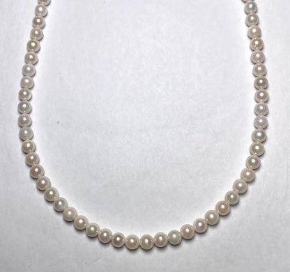 Baby Pearl Necklace with 4.5-5.0mm Akoya pearls, 42 cm length, elegant round pearls