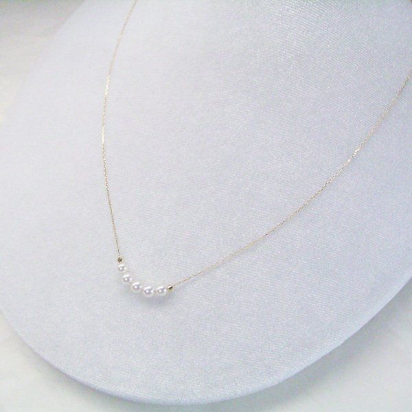18K gold Akoya pearl necklace with five small genuine pearls, 40cm length with extender