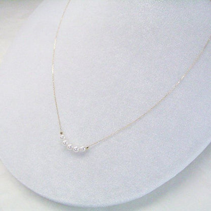 18K gold Akoya pearl necklace with five small genuine pearls, 40cm length with extender