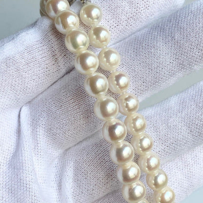 Akoya pearl necklace 43cm with 6.5-7.0mm semi-round white pearls on silver chain