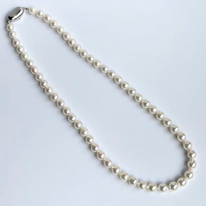 Akoya pearl necklace with 6.0-7.0mm white baroque pearls and silver clasp, 43cm length