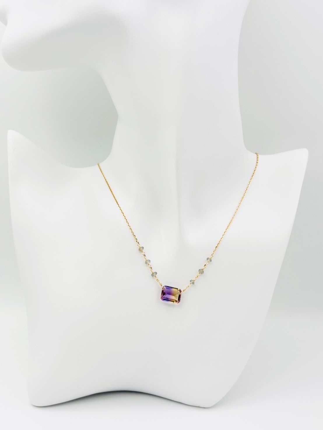 Agate K10YG gold necklace with amethyst and labradorite gemstones, two-tone bicolor design, 45 cm chain