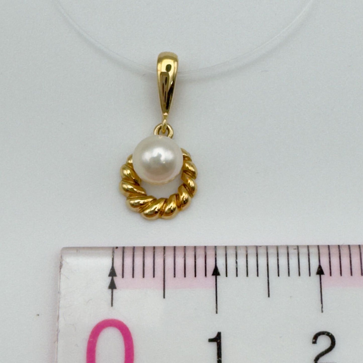 Mikimoto Necklace Top featuring a 4.9mm pearl set in a K18 gold setting weighing 0.9 grams