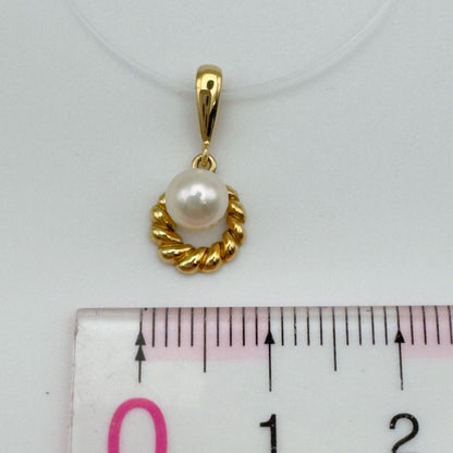 Mikimoto Necklace Top featuring a 4.9mm pearl set in a K18 gold setting weighing 0.9 grams
