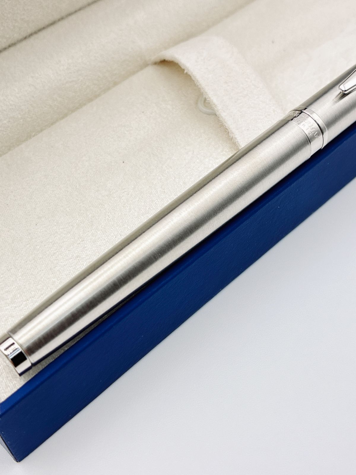 Waterman Fountain Pen with silver medium nib model MN179 displayed on white background