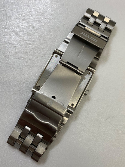 NIXON R7-1521 Quartz Men's Watch — Japanese
